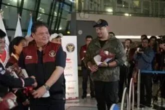 Bersama Airlangga Hartarto, Menpora Sambut Kedatangan Tim Wushu Indonesia di Bandara Soetta Bersama Airlangga Hartarto, Menpora Sambut Kedatangan Tim Wushu Indonesia di Bandara Soetta