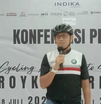 Irjen Pol (Purn) Dr. Drs. Royke Lumowa, Bersepeda Solo Keliling Dunia Promosikan Indonesia Irjen Pol (Purn) Dr. Drs. Royke Lumowa, Bersepeda Solo Keliling Dunia Promosikan Indonesia
