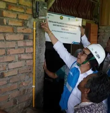 Kebut Rasio Elektrifikasi, PLN Targetkan Realisasi Bantuan Sambung Baru 10.250 Keluarga di Lima Provinsi Kebut Rasio Elektrifikasi, PLN Targetkan Realisasi Bantuan Sambung Baru 10.250 Keluarga di Lima Provinsi