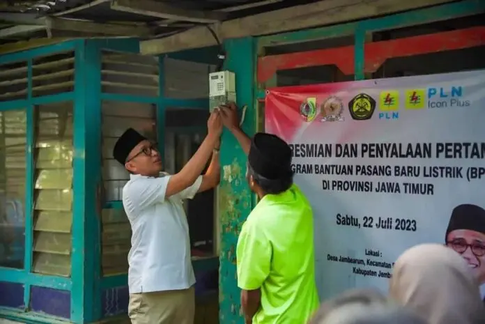 PLN Salurkan Bantuan 988 Sambungan Listrik Gratis dari Pemerintah di Jember