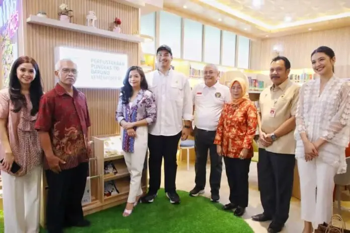 Penasehat DWP Kemenpora Resmikan Perpustakaan dan Pora Daycare