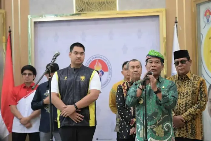 Menpora Serahkan Penghargaan Anugerah RAD Pembangunan Kepemudaa Menpora Serahkan Penghargaan Anugerah RAD Pembangunan Kepemudaa