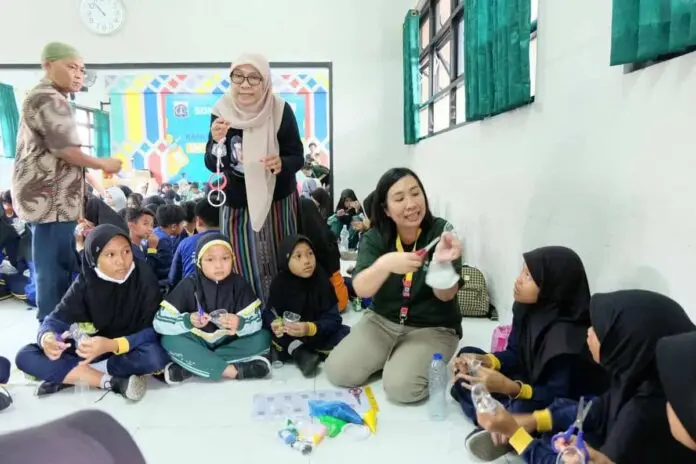 Aksi Sosial LPDP PK-209 Ciptakan Generasi Masa Depan Sadar Lingkungan Aksi Sosial LPDP PK-209 Ciptakan Generasi Masa Depan Sadar Lingkungan