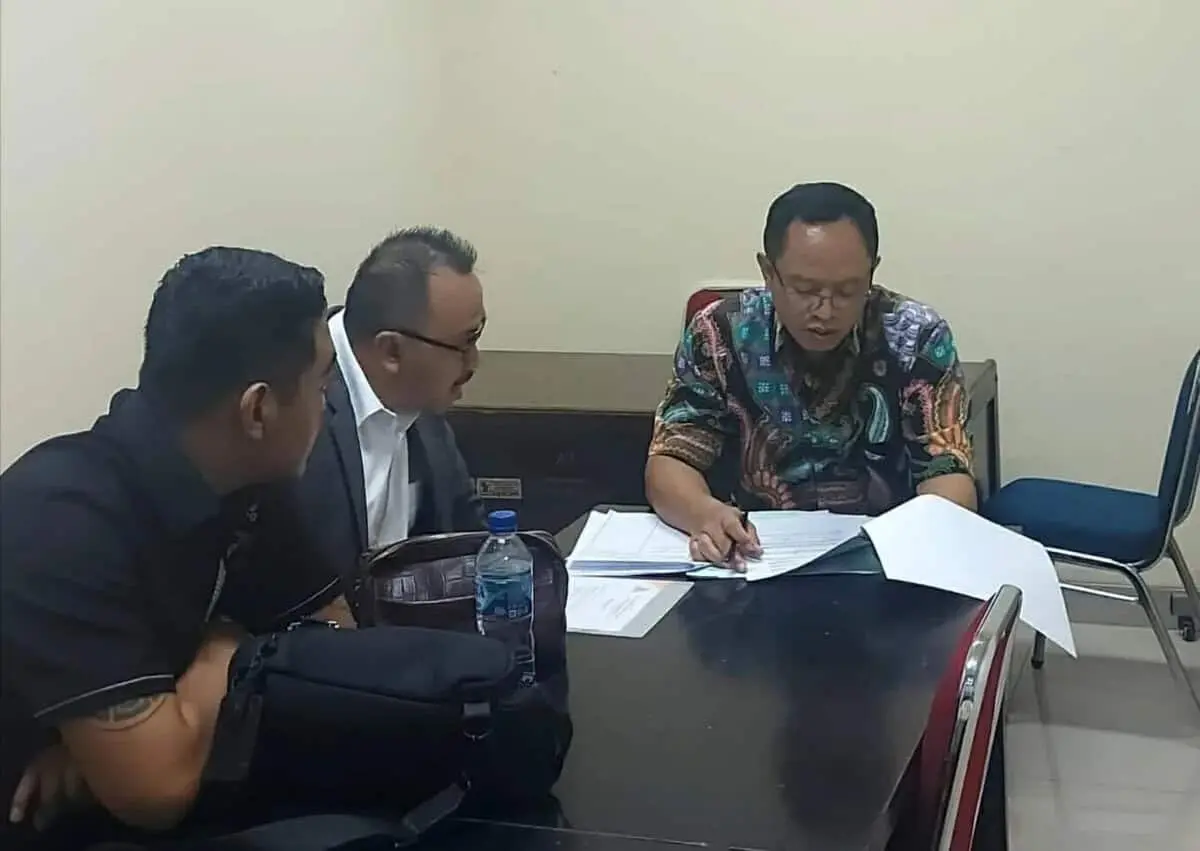 Putri Zulkifli Hasan Mangkir di Sidang Mediasi Sengketa Tanah, Kasus Tak Kunjung Tuntas Putri Zulkifli Hasan Mangkir di Sidang Mediasi Sengketa Tanah, Kasus Tak Kunjung Tuntas