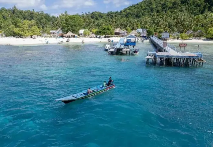 PLN Bantu Perahu Listrik, Nelayan Raja Ampat Papua Tak Lagi Pusing Biaya BBM PLN Bantu Perahu Listrik, Nelayan Raja Ampat Papua Tak Lagi Pusing Biaya BBM