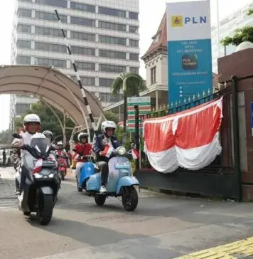 Kampanyekan Upaya Penurunan Polusi, PLN dan Aismoli Gelar Konvoi 200 Motor Listrik Kampanyekan Upaya Penurunan Polusi, PLN dan Aismoli Gelar Konvoi 200 Motor Listrik