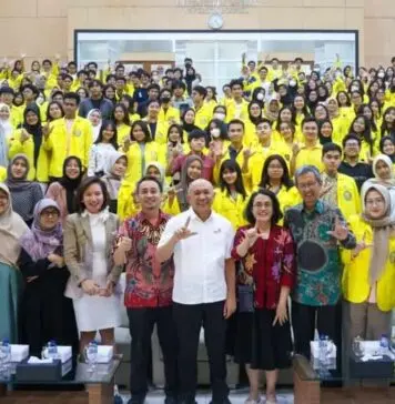 Menkop UKM Sampaikan Kebijakan Strategis Majukan Koperasi di FEB UI Menkop UKM Sampaikan Kebijakan Strategis Majukan Koperasi di FEB UI