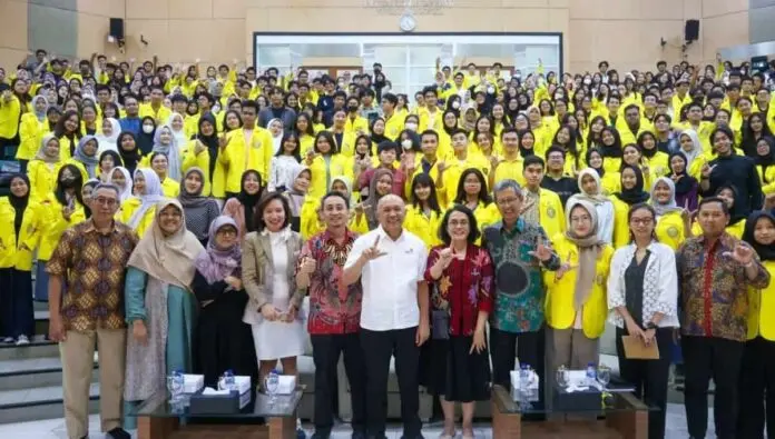 Menkop UKM Sampaikan Kebijakan Strategis Majukan Koperasi di FEB UI Menkop UKM Sampaikan Kebijakan Strategis Majukan Koperasi di FEB UI