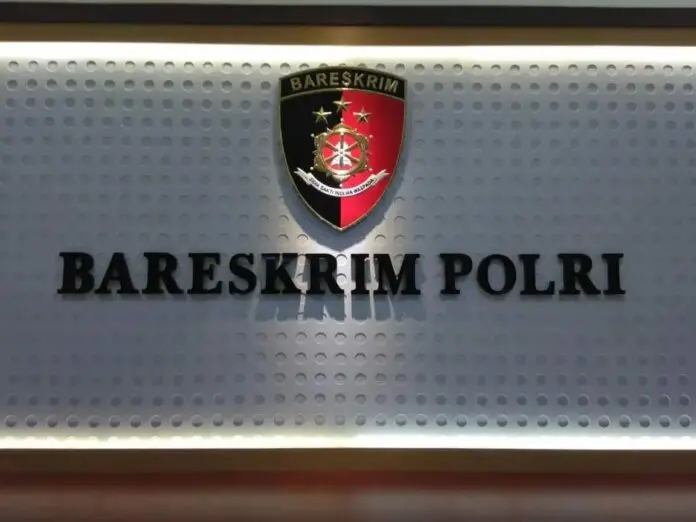 Dugaan Penggunaan Sertifikat Merek Palsu "Polo By Ralph Lauren " Mohindar HB Ditetapkan Tersangka Dan Menjadi DPO Dugaan Penggunaan Sertifikat Merek Palsu "Polo By Ralph Lauren " Mohindar HB Ditetapkan Tersangka Dan Menjadi DPO