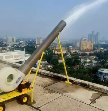 Tekan Polusi Udara Jakarta, Kantor Pusat PLN Pakai Mist Generator Buatan BRIN