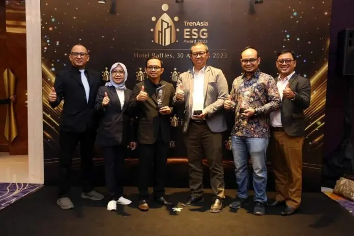Kedepankan Pembangunan Berkelanjutan, PLN Raih 4 Penghargaan dari Gatra dan TrenAsia Kedepankan Pembangunan Berkelanjutan, PLN Raih 4 Penghargaan dari Gatra dan TrenAsia
