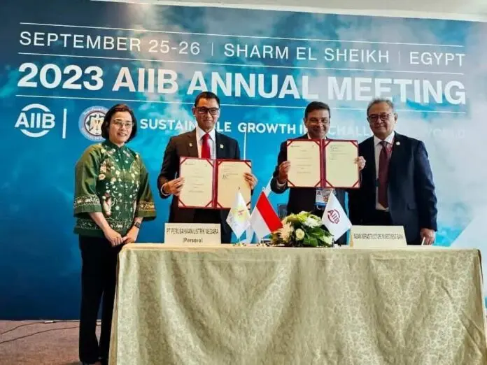 Di Sharm El-Sheikh, PLN Teken Kerja Sama Pendanaan Transisi Energi Bersama AIIB dan PT SMI Di Sharm El-Sheikh, PLN Teken Kerja Sama Pendanaan Transisi Energi Bersama AIIB dan PT SMI