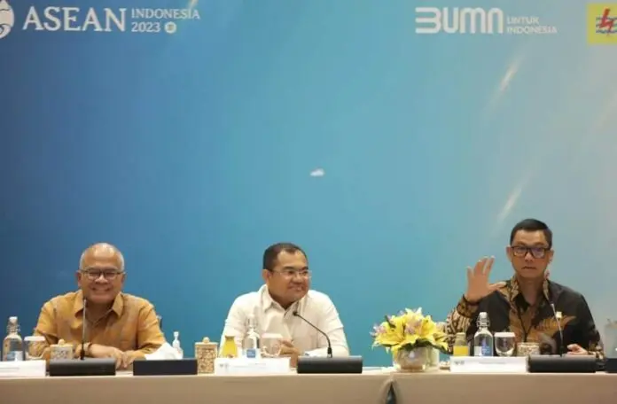 RUPS PLN Tetapkan Jajaran Komisaris dan Direksi Baru RUPS PLN Tetapkan Jajaran Komisaris dan Direksi Baru