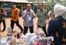 BNI Investor Daily Summit 2023, Jokowi Kunjungi Booth UMKM Binaan BNI