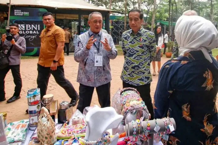 BNI Investor Daily Summit 2023, Jokowi Kunjungi Booth UMKM Binaan BNI BNI Investor Daily Summit 2023, Jokowi Kunjungi Booth UMKM Binaan BNI