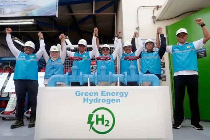 Resmikan Plant Pertama di Indonesia, Kementerian ESDM: PLN Miliki Cara Paling Cepat Hasilkan Green Hydrogen Resmikan Plant Pertama di Indonesia, Kementerian ESDM: PLN Miliki Cara Paling Cepat Hasilkan Green Hydrogen