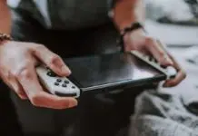 Suka Main Game Diluar? Cobain Konsol Handheld Berikut Ini Suka Main Game Diluar? Cobain Konsol Handheld Berikut Ini