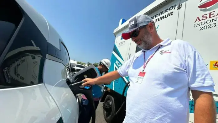 Gunakan SPKLU PLN, Crew Dorna Sport: It's Very Good and Very Fast Gunakan SPKLU PLN, Crew Dorna Sport: It's Very Good and Very Fast