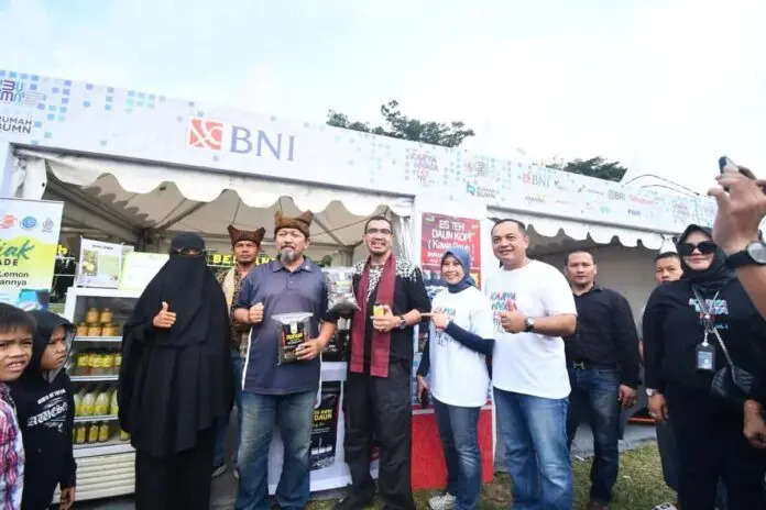 Erick Thohir Tingkatkan Volume Penjualan UMKM Padang Melalui Karya Nyata Festival Erick Thohir Tingkatkan Volume Penjualan UMKM Padang Melalui Karya Nyata Festival
