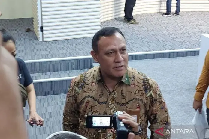Ketua KPK Firli Bahuri Tersangka, Diminta Mundur dan Terancam Hukuman Seumur Hidup Ketua KPK Firli Bahuri Tersangka, Diminta Mundur dan Terancam Hukuman Seumur Hidup