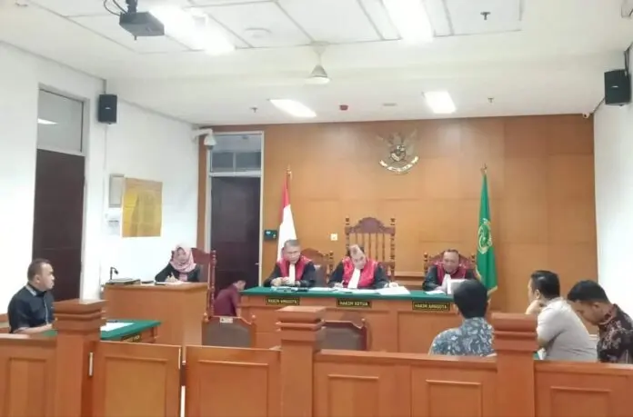Usai Sidang Sengketa Tanah, Perwakilan Putri Zulkifli Hasan Bungkam Usai Sidang Sengketa Tanah, Perwakilan Putri Zulkifli Hasan Bungkam
