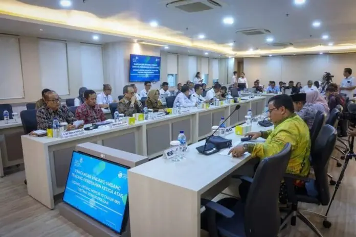 Seskemenkop UKM Paparkan Tujuh Fokus Pemerintah Atas Perubahan UU Perkoperasian Seskemenkop UKM Paparkan Tujuh Fokus Pemerintah Atas Perubahan UU Perkoperasian