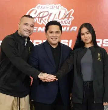 Radja Nainggolan dan Sabreena Dressler Jadi Ambassador Piala Dunia U-17 2023 Indonesia Radja Nainggolan dan Sabreena Dressler Jadi Ambassador Piala Dunia U-17 2023 Indonesia