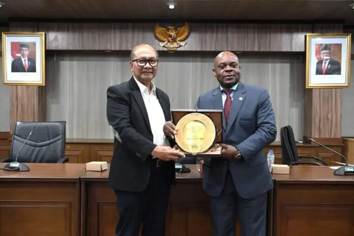 Kemenkop UKM dan Kelompok Negara D-8 Jajaki Kerja Sama Peningkatan Kapasitas KUMKM Kemenkop UKM dan Kelompok Negara D-8 Jajaki Kerja Sama Peningkatan Kapasitas KUMKM