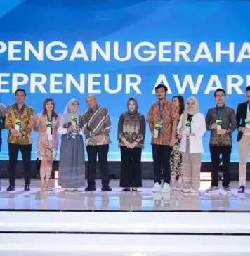 Menkop UKM Berikan Apresiasi kepada 12 Wirausaha Inovatif, Kreatif dan Growth Oriented Menkop UKM Berikan Apresiasi kepada 12 Wirausaha Inovatif, Kreatif dan Growth Oriented