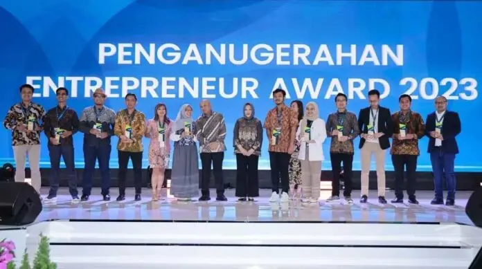Menkop UKM Berikan Apresiasi kepada 12 Wirausaha Inovatif, Kreatif dan Growth Oriented Menkop UKM Berikan Apresiasi kepada 12 Wirausaha Inovatif, Kreatif dan Growth Oriented