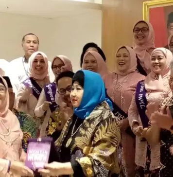 28 Perempuan Tangguh Luncurkan Buku "Indonesian Women in Transport and Logistics"