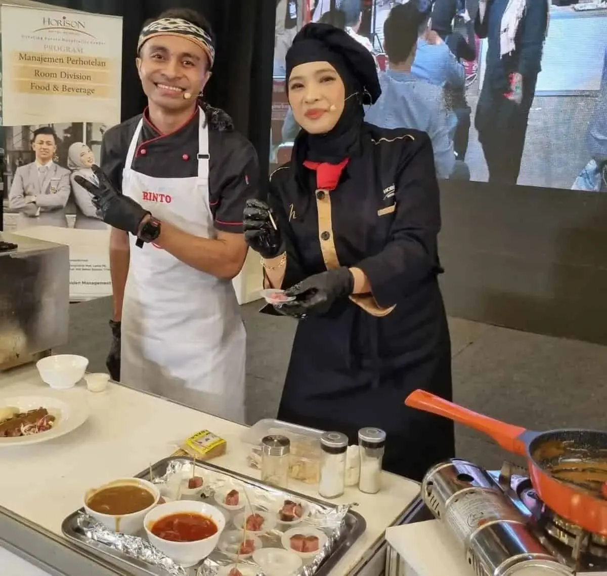 Kisah Sukses Red Koki, Berbagi Ilmu dan Mengedukasi Masyarakat Terhadap Masakan Halal di ajang Halal Fair 2023 Kisah Sukses Red Koki, Berbagi Ilmu dan Mengedukasi Masyarakat Terhadap Masakan Halal di ajang Halal Fair 2023