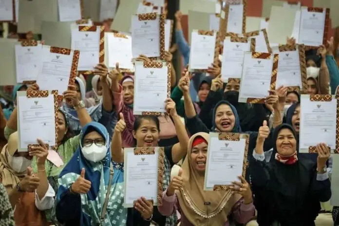 Kemenkop UKM Dorong UMKM Miliki NIB agar Dapat Mengakses Berbagai Manfaat dan Insentif Bisnis Kemenkop UKM Dorong UMKM Miliki NIB agar Dapat Mengakses Berbagai Manfaat dan Insentif Bisnis