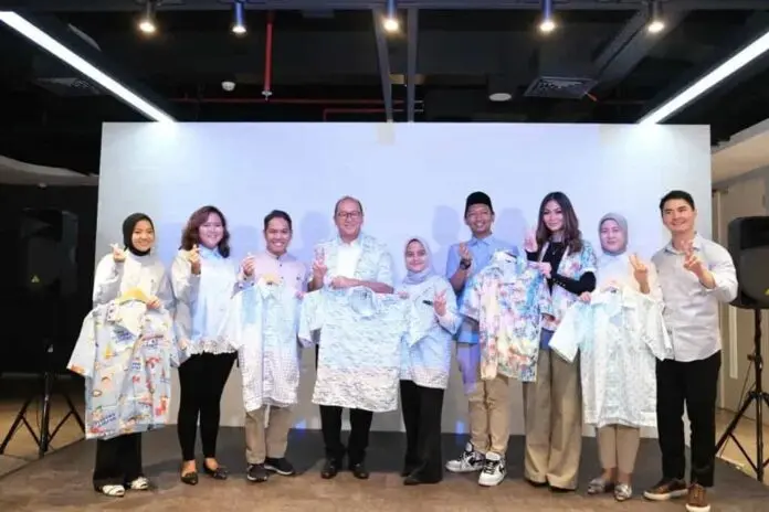 Kunjungi Pameran Official Merchandise Pemilih Muda, Ketua TKN Rosan Roeslani: Wujud Nyata Komitmen Prabowo-Gibran untuk Ekonomi Kreatif Kunjungi Pameran Official Merchandise Pemilih Muda, Ketua TKN Rosan Roeslani: Wujud Nyata Komitmen Prabowo-Gibran untuk Ekonomi Kreatif