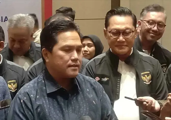 Thom Haye dan Ragnar Oratmangoen akan Diambil Sumpah Pekan Depan Thom Haye dan Ragnar Oratmangoen akan Diambil Sumpah Pekan Depan