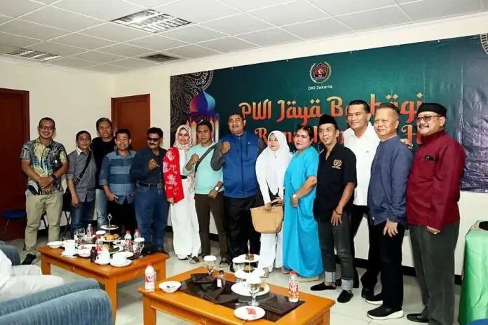 Berbagi Ramadan PWI Jaya, Paket Sembako dan Santunan untuk  Dhuafa dan Warakawuri