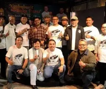 Duet Kesit-Yusuf Gelar Silahturahmi dengan Laga Persahabatan SIWO PWI Jaya vs Tim 86 Old Soccer FC di Pancoran Soccer Field Duet Kesit-Yusuf Gelar Silahturahmi dengan Laga Persahabatan SIWO PWI Jaya vs Tim 86 Old Soccer FC di Pancoran Soccer Field