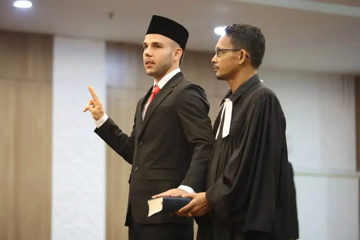 Diambil Sumpah, Calvin Verdonk Resmi WNI Diambil Sumpah, Calvin Verdonk Resmi WNI
