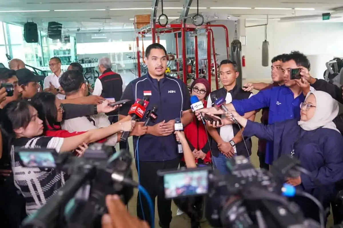 Menpora Kunjungi Latihan Pesenam Rifda, Harap Bisa Ukir Sejarah di Olimpiade 2024 Paris Menpora Kunjungi Latihan Pesenam Rifda, Harap Bisa Ukir Sejarah di Olimpiade 2024 Paris