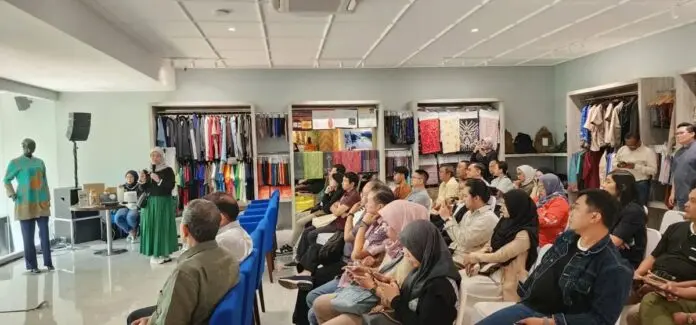 Lenzing Group berkolaborasi dengan Sritex Hadirkan Program Sourcing Day Vol. 1: Sritex X Lenzing di Bandung Lenzing Group berkolaborasi dengan Sritex Hadirkan Program Sourcing Day Vol. 1: Sritex X Lenzing di Bandung