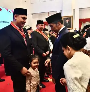 Menpora Terima Tanda Kehormatan Bintang Mahaputera Nararya dari Presiden Joko Widodo