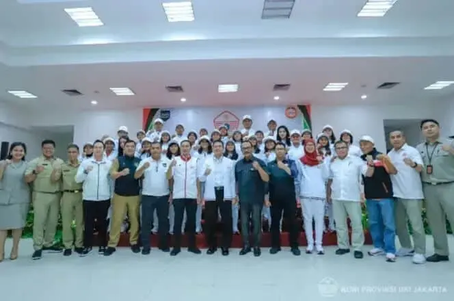 Suasana Haru Warnai Pelepasan Tim Sepak bola Putri PON DKI Jakarta Suasana Haru Warnai Pelepasan Tim Sepak bola Putri PON DKI Jakarta