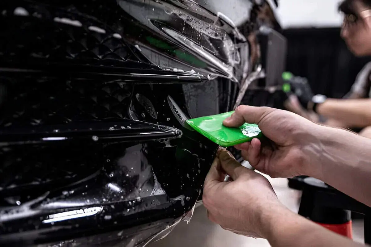 PPF (Paint Protection Film) untuk Melindungi Kendaraan Anda PPF (Paint Protection Film) untuk Melindungi Kendaraan Anda