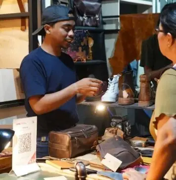 Brand Produk Kulit RPB Garut Jadi Primadona di Indonesia Clothing Summit 2024 Brand Produk Kulit RPB Garut Jadi Primadona di Indonesia Clothing Summit 2024