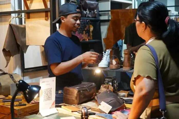 Brand Produk Kulit RPB Garut Jadi Primadona di Indonesia Clothing Summit 2024 Brand Produk Kulit RPB Garut Jadi Primadona di Indonesia Clothing Summit 2024