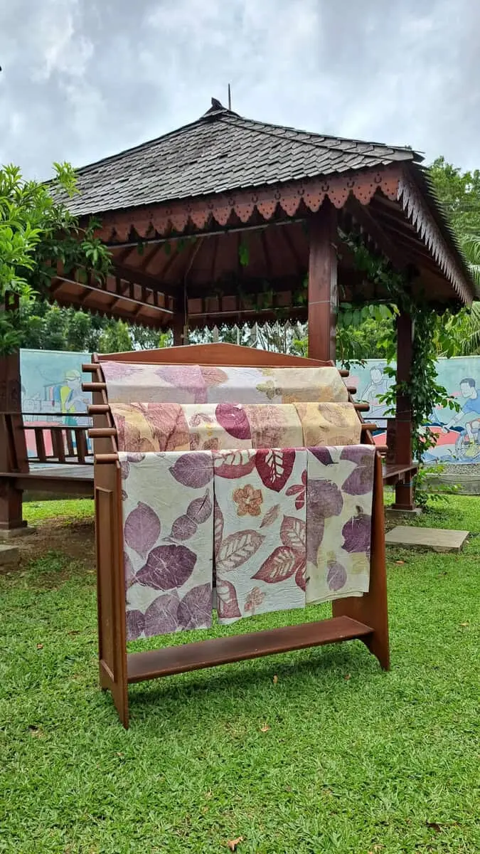 Sentra Dharma Guna Bengkulu Raih Penghargaan Nasional: Inovasi Batik Eco Print sebagai Terapi Disabilitas Mental Sentra Dharma Guna Bengkulu Raih Penghargaan Nasional: Inovasi Batik Eco Print sebagai Terapi Disabilitas Mental