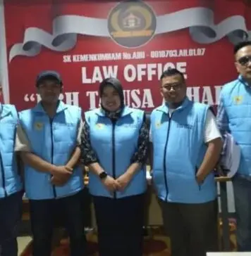 Kuasa Hukum Zakiyah-Najib Klaim Soal Surat Menteri Desa PDT, Tidak Ada Kaitannya dengan Paslon Nomor Urut 2 Kuasa Hukum Zakiyah-Najib Klaim Soal Surat Menteri Desa PDT, Tidak Ada Kaitannya dengan Paslon Nomor Urut 2