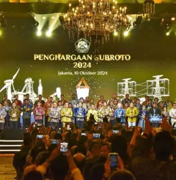 Presiden Jokowi Hadiri Malam Puncak HUT Pertambangan dan Energi Ke-79 Presiden Jokowi Hadiri Malam Puncak HUT Pertambangan dan Energi Ke-79