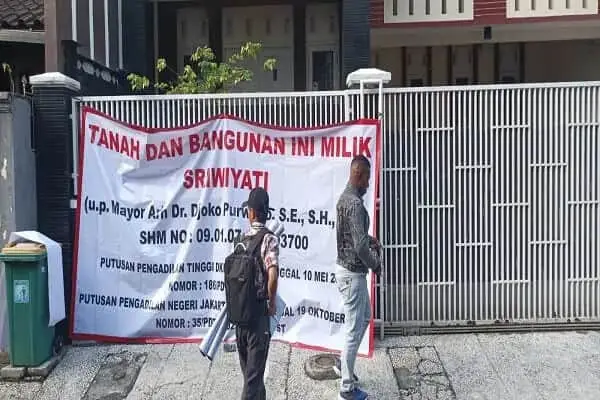 Sah Secara Hukum, Sriwiyati Imbau Kosongkan Rumah yang Diduduki Kelompok Orang Suruhan Tak Dikenal Sah Secara Hukum, Sriwiyati Imbau Kosongkan Rumah yang Diduduki Kelompok Orang Suruhan Tak Dikenal