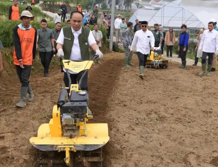 Kopontren Al-Ittifaq Bandung Jadi Role Model Pemenuhan Pasokan Bahan Baku Program MBG Kopontren Al-Ittifaq Bandung Jadi Role Model Pemenuhan Pasokan Bahan Baku Program MBG